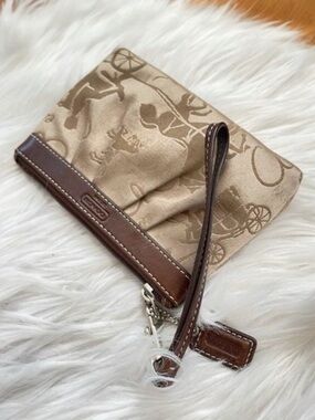 COACH 1941 Women's Wristlet Purse Wallet In Brown Small